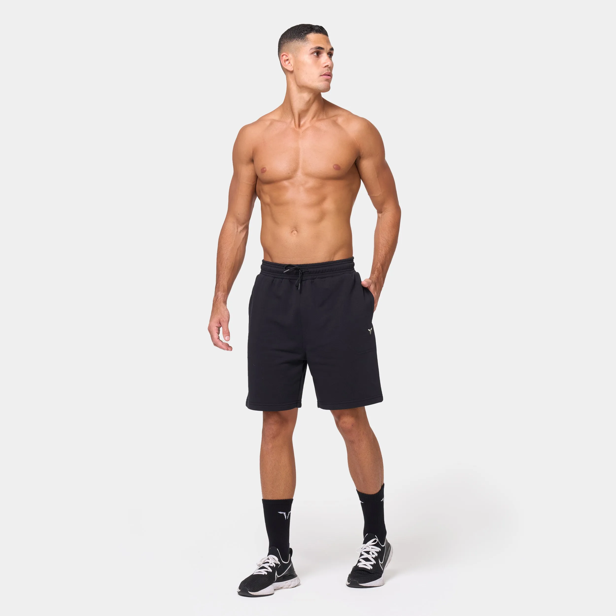 Essential 7" Relaxed Shorts - Black