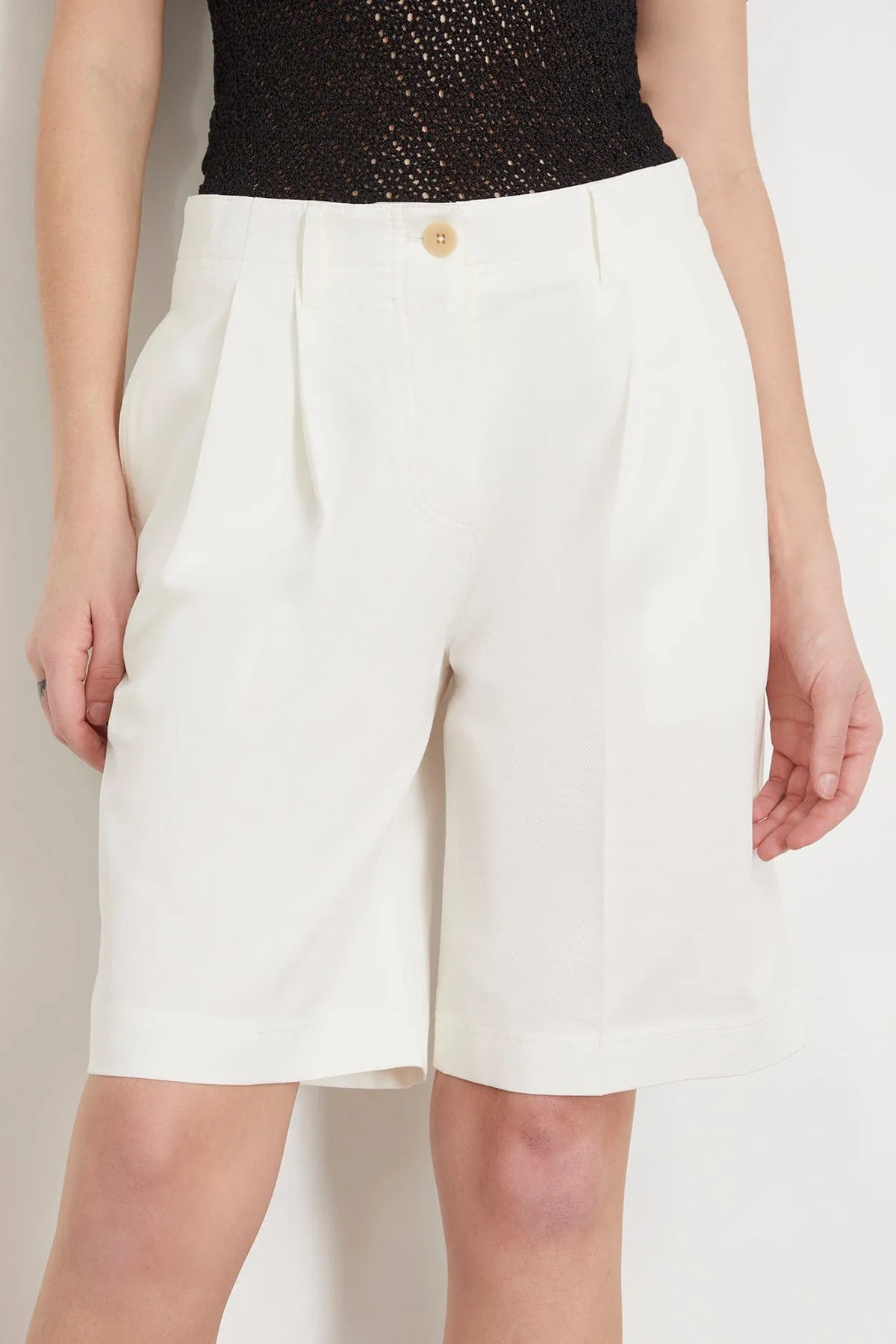 Relaxed Twill Shorts in White